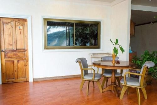 บ้านนาตาชาบีชฟรอนท์เกสเฮาส์ (Baan Natacha Beachfront Guesthouse)3