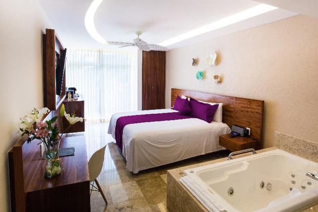 SUITE DELUXE WITH JACUZZI
