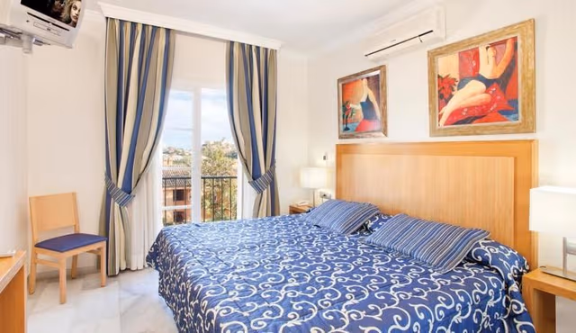 APARTMENT CAPACITY 8 THREE BEDROOMS