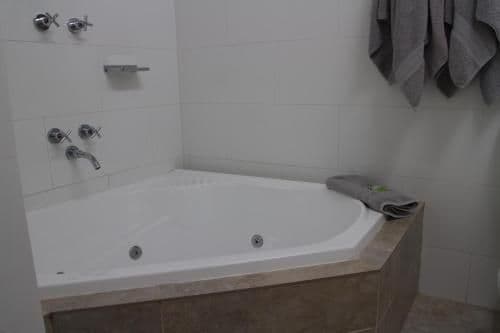 Queen Room with Spa Bath
