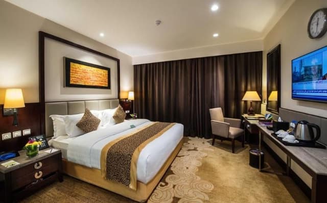 STUDIO TWO BEDS
