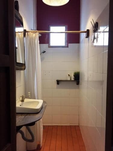 Bunk Bed in 4-Bed Mixed Dormitory Room with Shared Bathroom