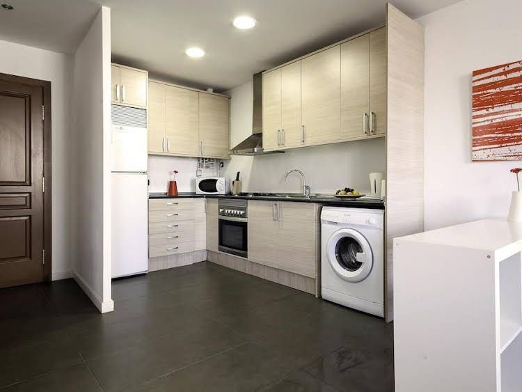 Barcelona Comtal Apartments2
