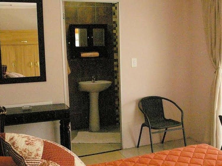 Black Swan Guest House2