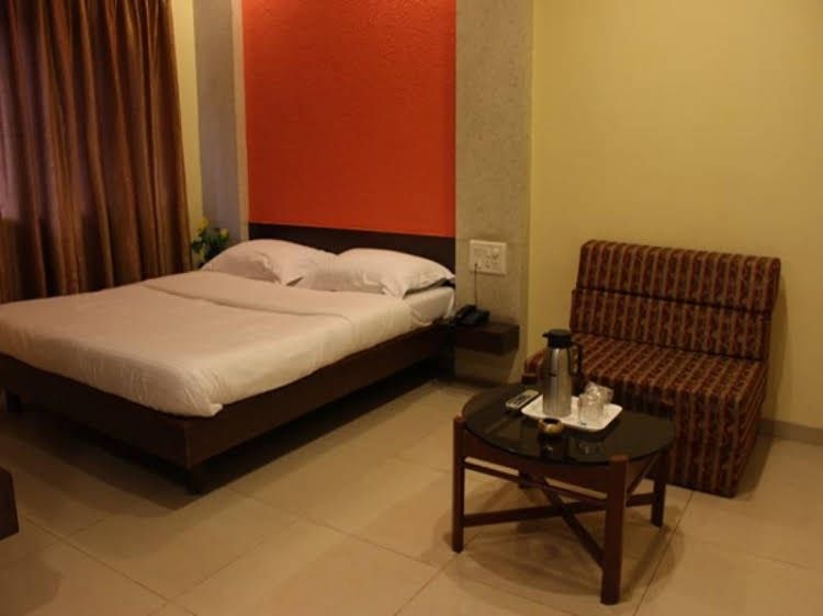 Hotel Sunny Mid-Town0