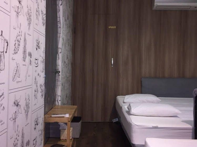 Backpackers in Jeju2