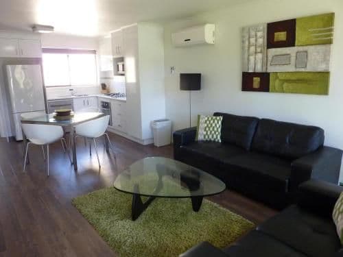 Apartment with Lake View