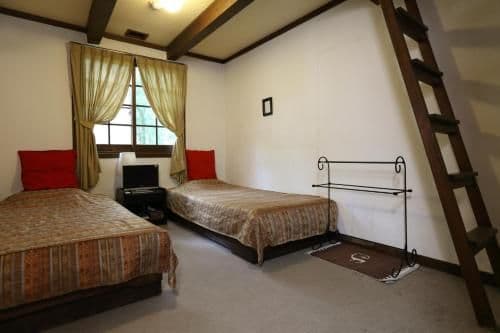 Twin Room with Shared Bathroom - Non-Smoking
