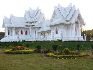 Lumbini Buddha Garden Resort0