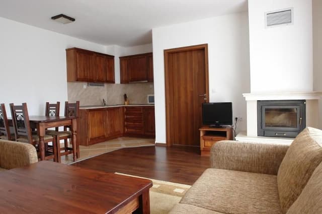 APARTMENT THREE BEDROOMS