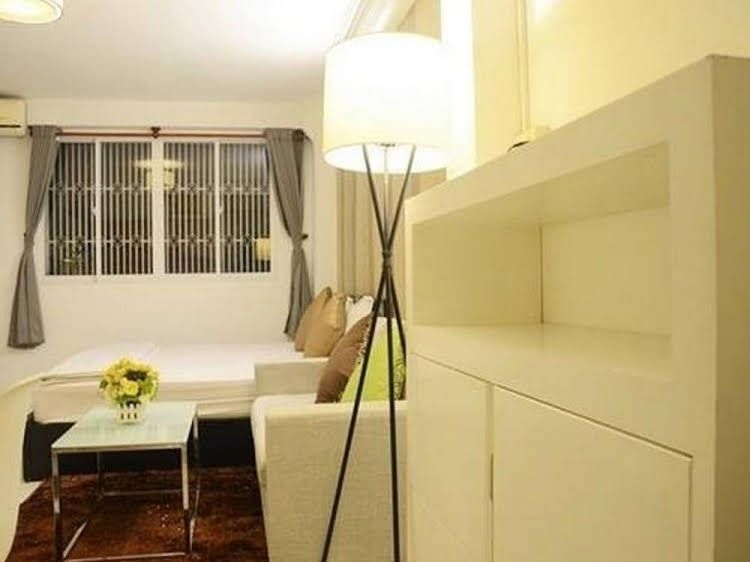 Smiley Apartment1