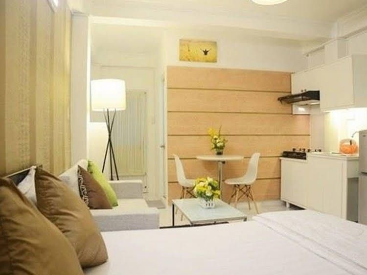 Smiley Apartment2