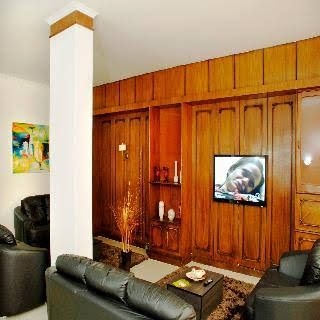 Turrance White Hotel2