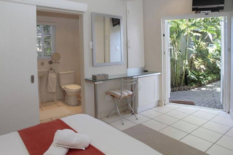 Conifer Beach House4