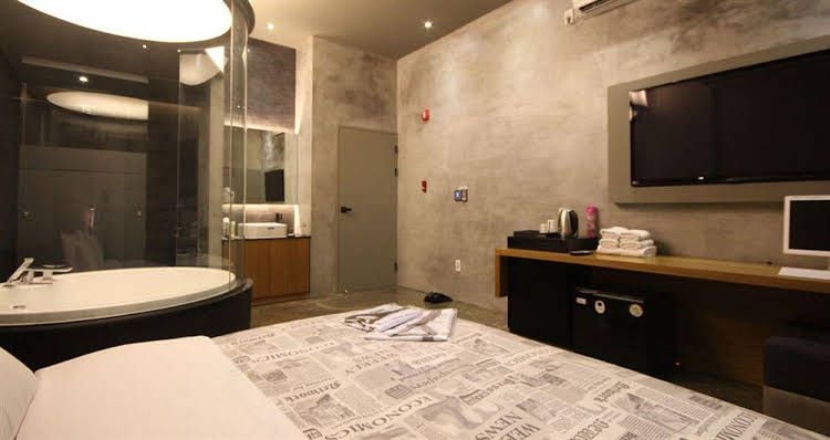 Club Hotel4