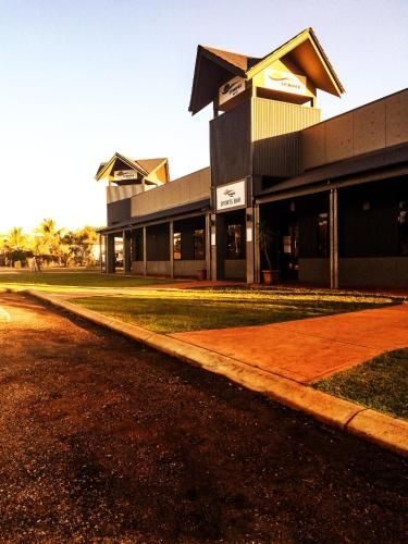 Spinifex Hotel0