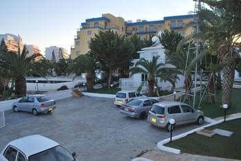 Flisvos Beach Apartments4