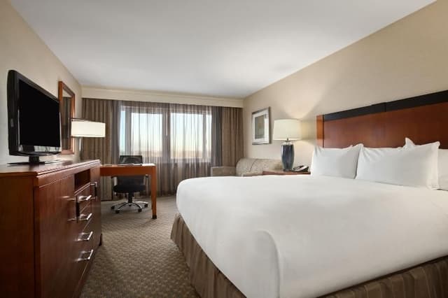 DOUBLE KING SIZE BED