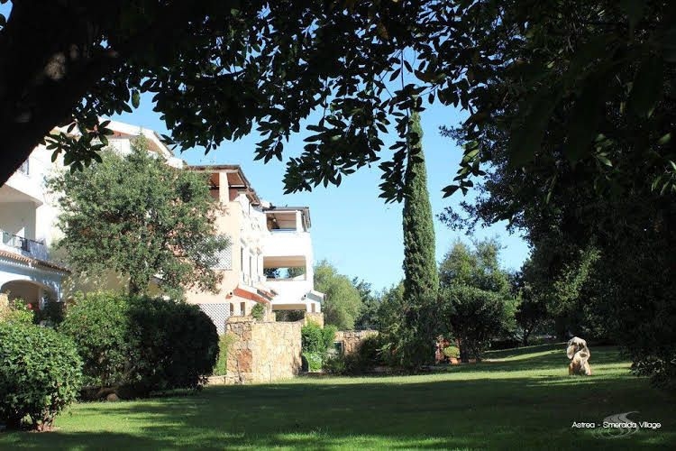 Astrea Smeralda Village0