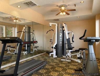 Baymont Inn and Suites Paris2