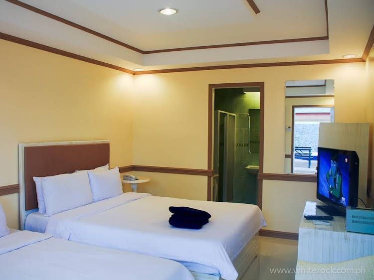 White Rock Waterpark and Beach Hotel2