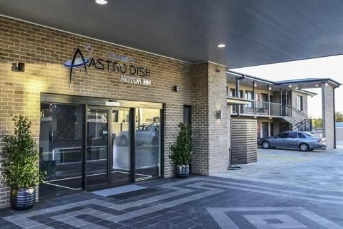 แอสโตร ดิช มอเตอร์ อินน์ (Aastro Dish Motor Inn)0