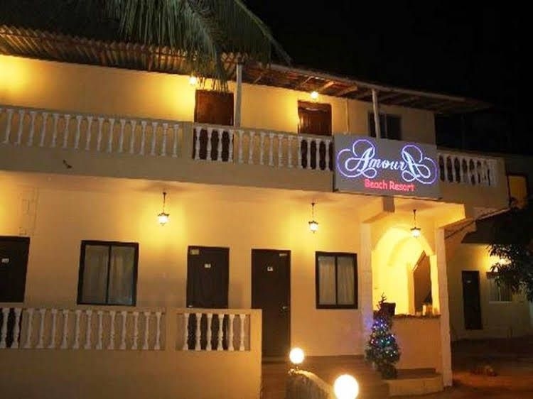 Amoura Beach Resort4