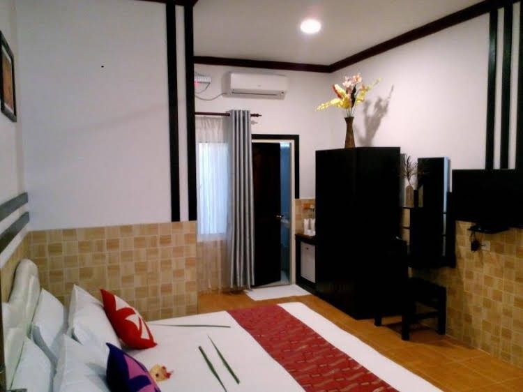 Equator Beach inn2