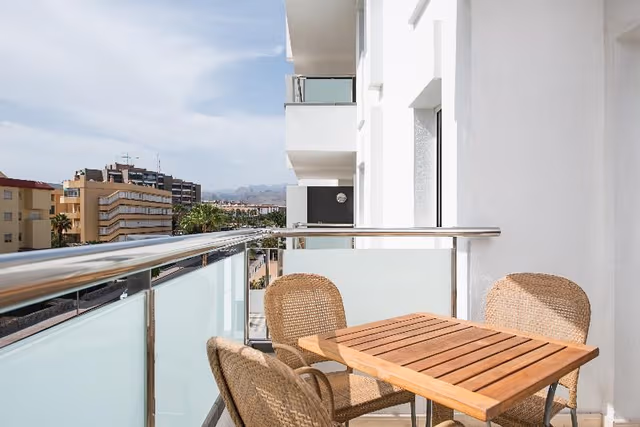 APARTMENT CITY VIEW