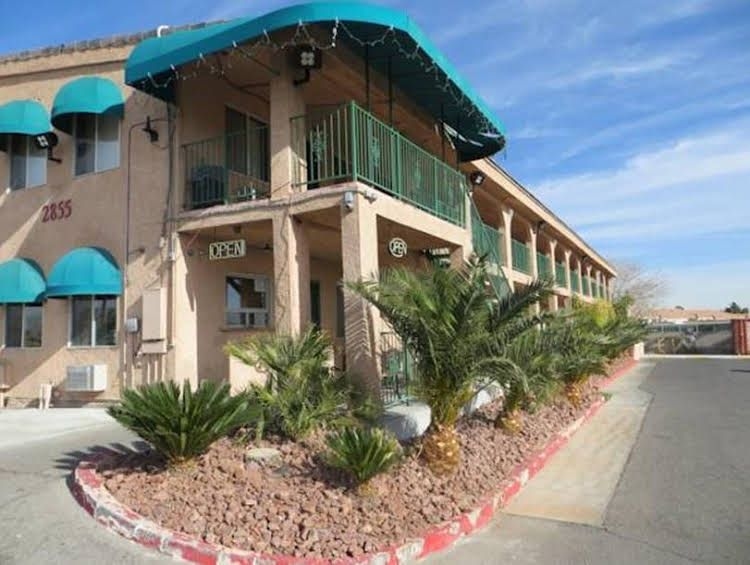 Crown Motel1