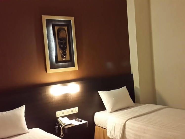 The Waigo Hotel1
