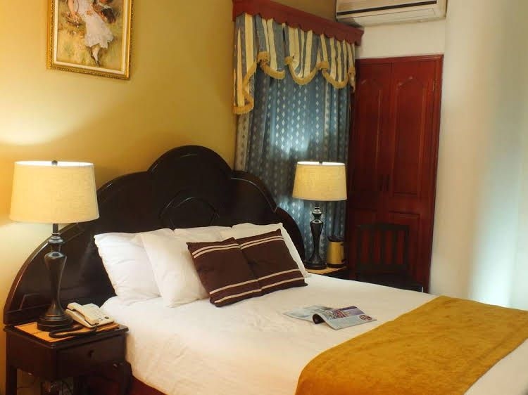 Hotel Puerta del Sol1