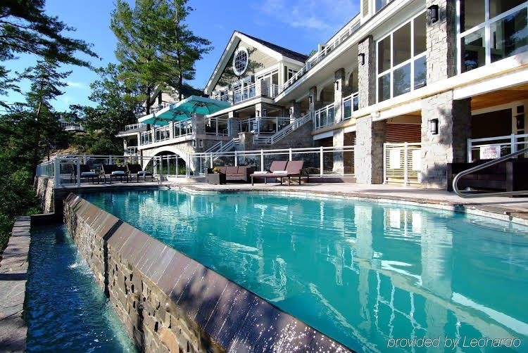 Touchstone Resort on Lake Muskoka0