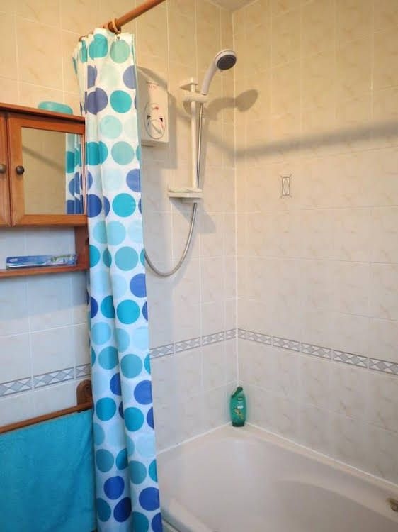 Cawood Guest House0