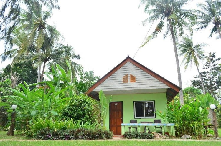 ลันตา อารีน่า บังกะโล (Lanta Arena Bungalow)1