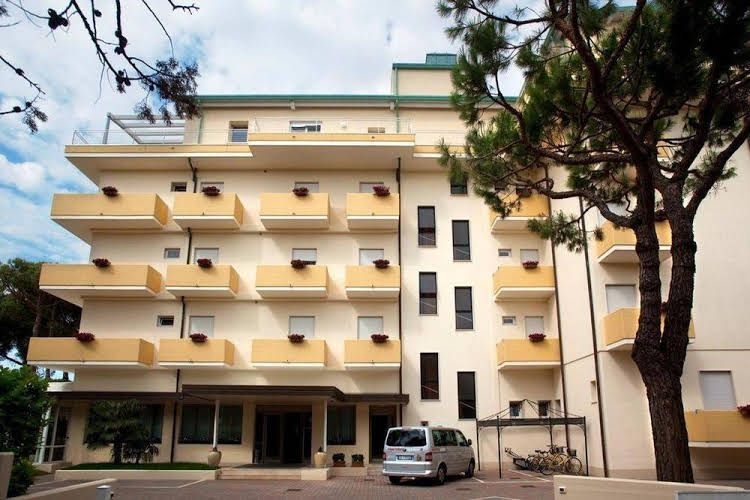 Aparthotel La Pineta0