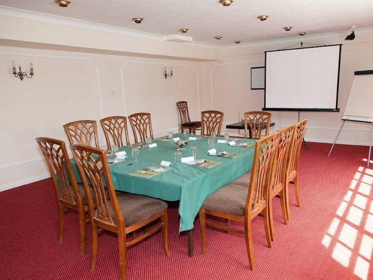 โรงแรม อิซาค วัลตัน (Izaak Walton Hotel)1