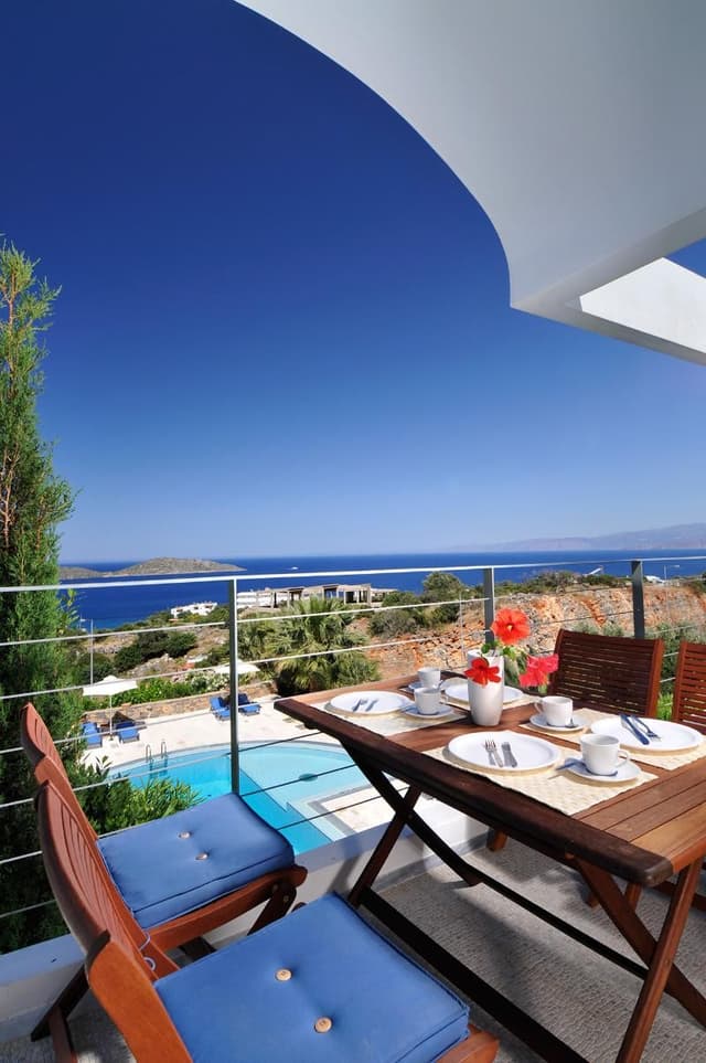 VILLA CAPACITY 6