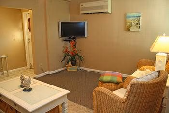 Edgewater Inn1