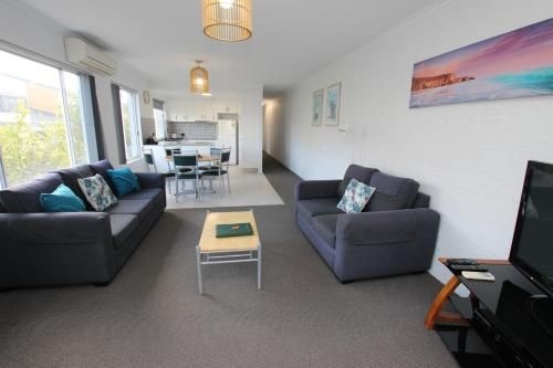 The Palms Apartments2