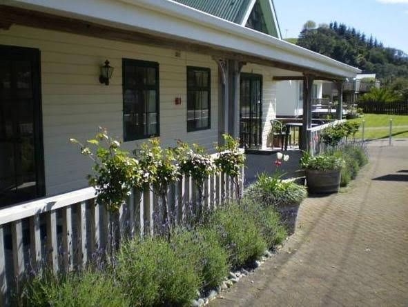 Beach Motel and Cabins0
