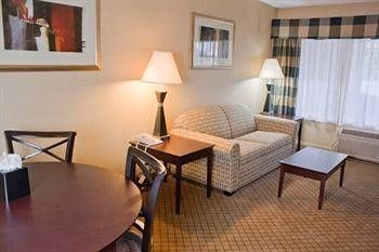 Plaza Hotel & Suites - Eau Claire1