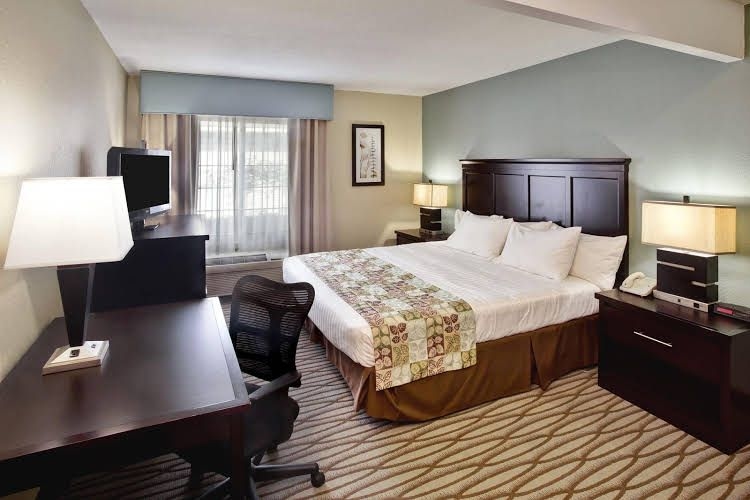 AmericInn Hotel & Suites Petoskey0