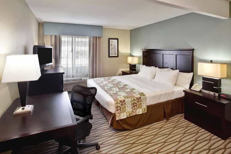 AmericInn Hotel & Suites Petoskey