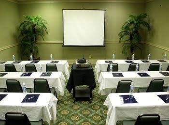 Lafayette Garden Inn3