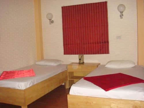 Bungalow with twin bed