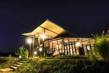 Romance (Another Story in Pai) Romance (Another Story in Pai)