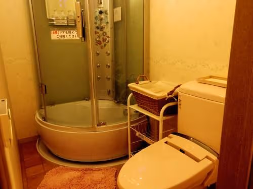 Twin Room with Private Shower and Toilet