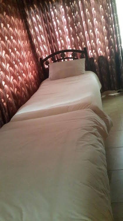 Caravan Hotel0