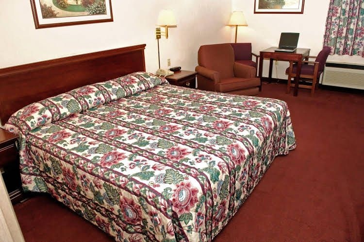 Briarwood Inn - Sparta1